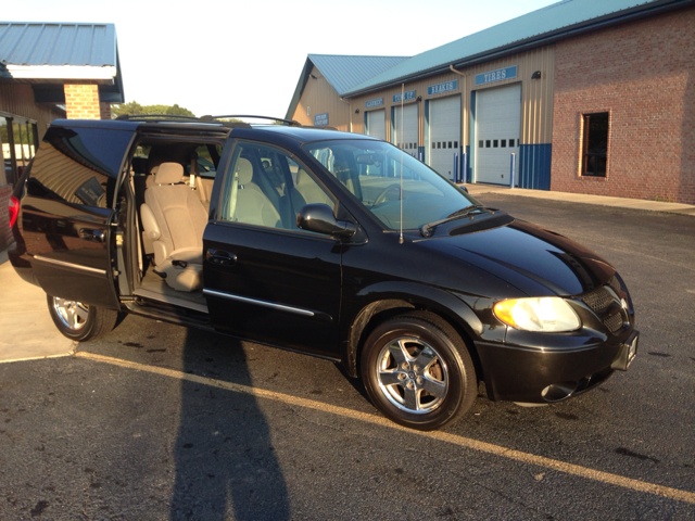 Dodge Grand Caravan 2003 photo 1