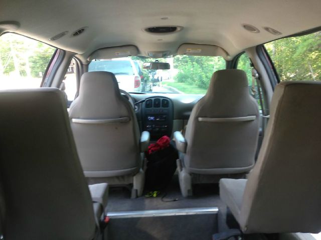 Dodge Grand Caravan 2003 photo 2