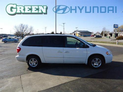 Dodge Grand Caravan 2003 photo 1
