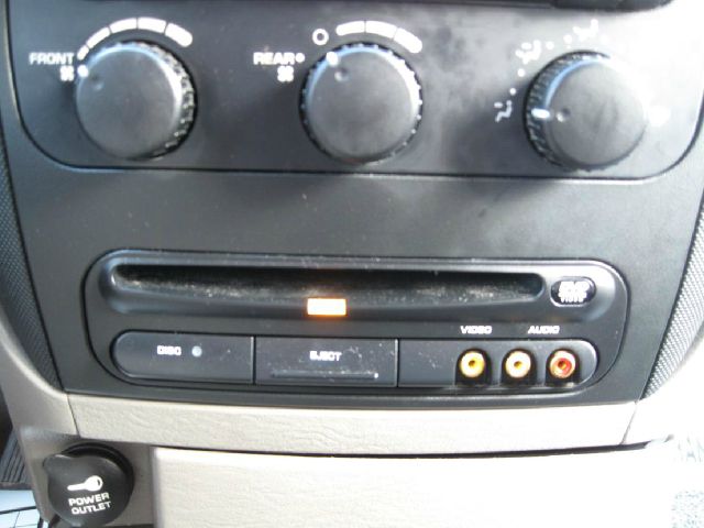 Dodge Grand Caravan 2003 photo 3