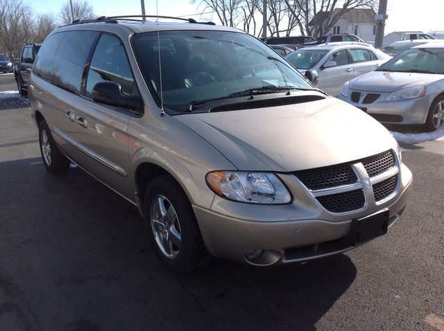 Dodge Grand Caravan 2003 photo 2