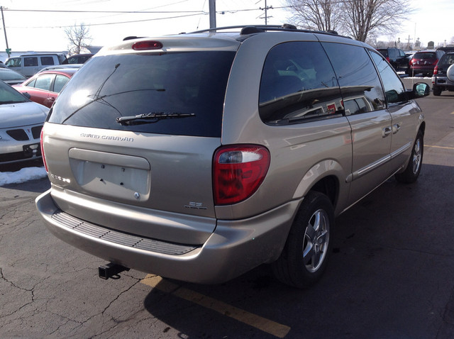 Dodge Grand Caravan 2003 photo 3