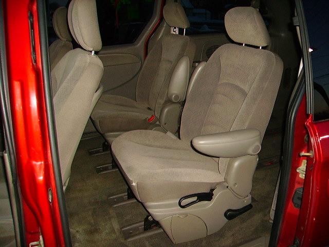 Dodge Grand Caravan 2003 photo 3