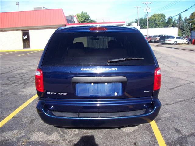 Dodge Grand Caravan 2003 photo 2