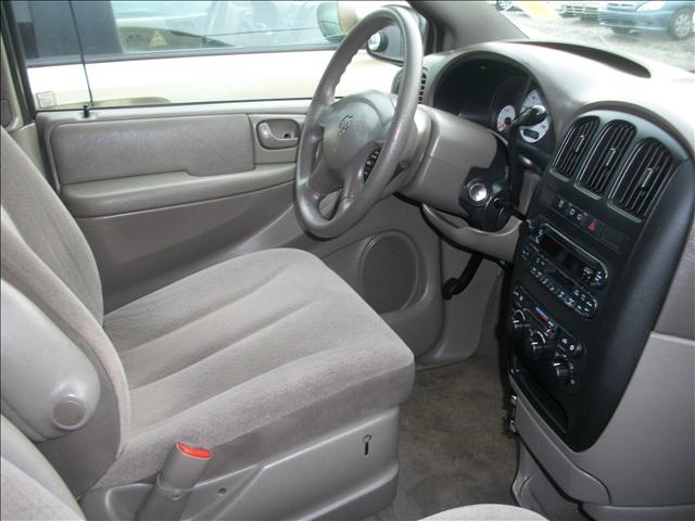 Dodge Grand Caravan 2003 photo 2