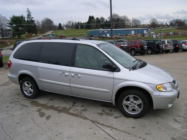 Dodge Grand Caravan 2003 photo 2