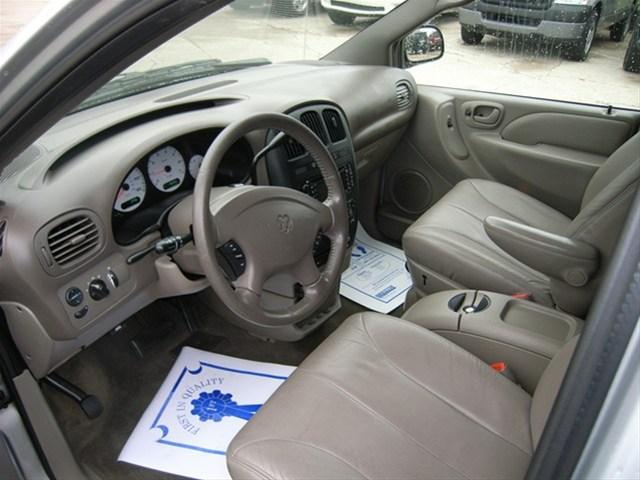 Dodge Grand Caravan 2003 photo 3