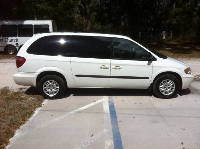 Dodge Grand Caravan 2003 photo 2