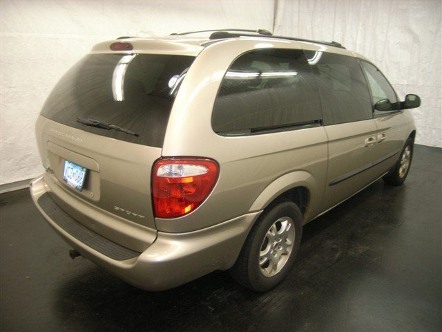 Dodge Grand Caravan 2003 photo 2
