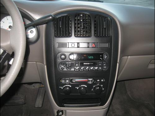 Dodge Grand Caravan 2003 photo 1