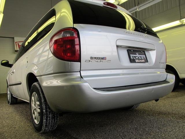 Dodge Grand Caravan 2003 photo 4