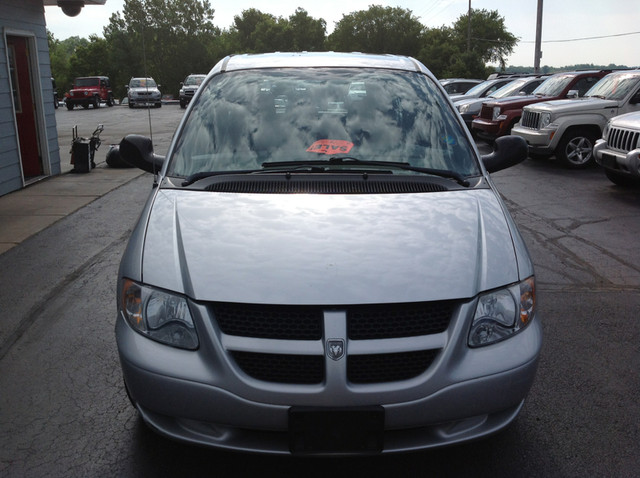 Dodge Grand Caravan 2003 photo 1