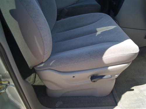 Dodge Grand Caravan 2003 photo 2