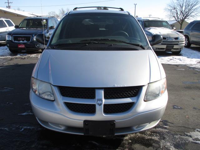 Dodge Grand Caravan 2003 photo 2