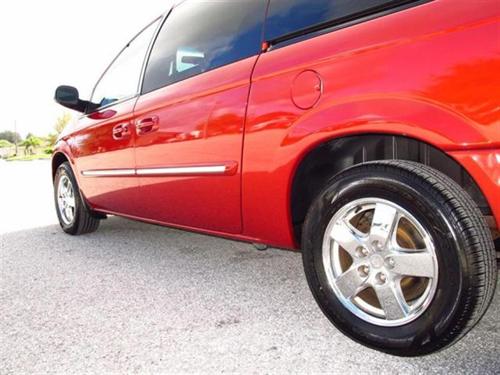 Dodge Grand Caravan 2004 photo 3