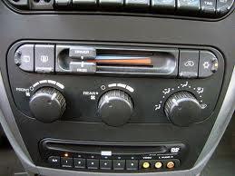 Dodge Grand Caravan 2004 photo 2