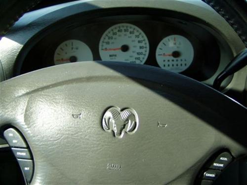 Dodge Grand Caravan 2004 photo 2