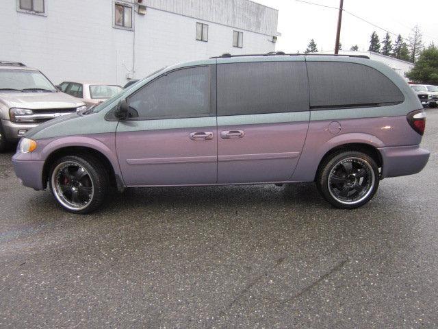 Dodge Grand Caravan 2004 photo 2