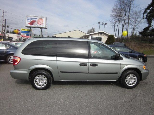 Dodge Grand Caravan 2004 photo 1