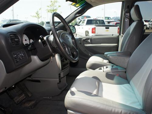 Dodge Grand Caravan 2004 photo 1