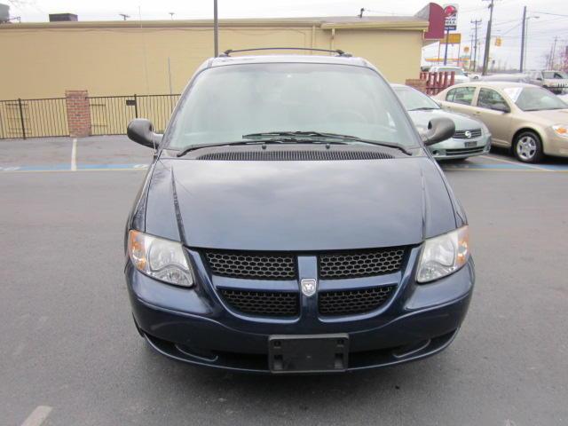 Dodge Grand Caravan 2004 photo 2