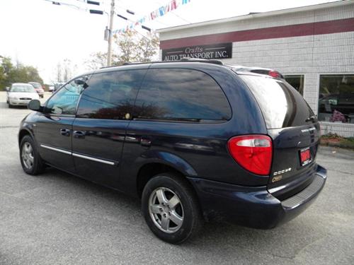 Dodge Grand Caravan 2004 photo 2