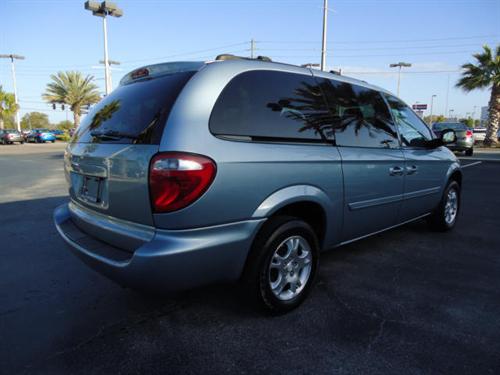 Dodge Grand Caravan 2004 photo 2
