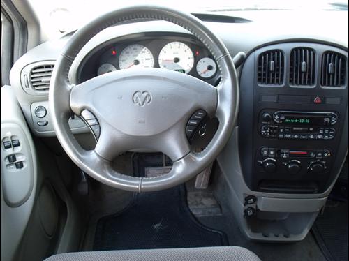 Dodge Grand Caravan 2004 photo 1