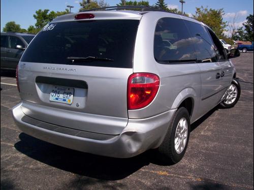 Dodge Grand Caravan 2004 photo 1