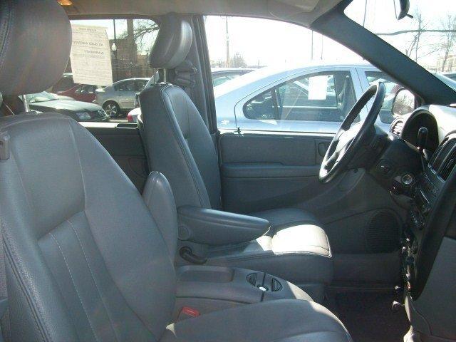 Dodge Grand Caravan 2004 photo 5