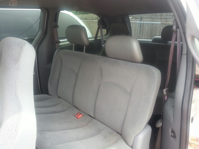 Dodge Grand Caravan 2004 photo 1