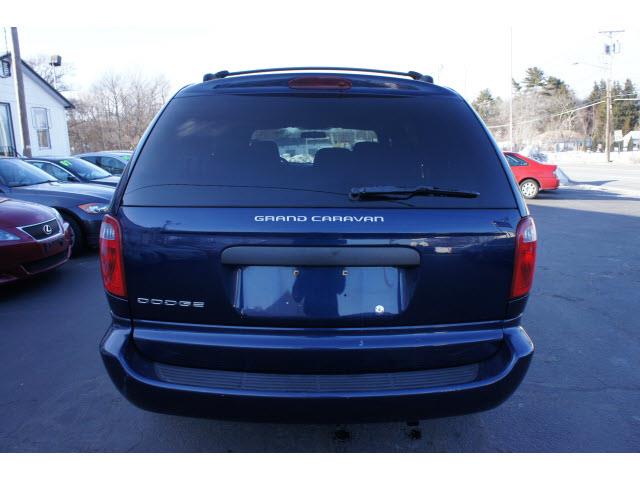 Dodge Grand Caravan 2004 photo 3