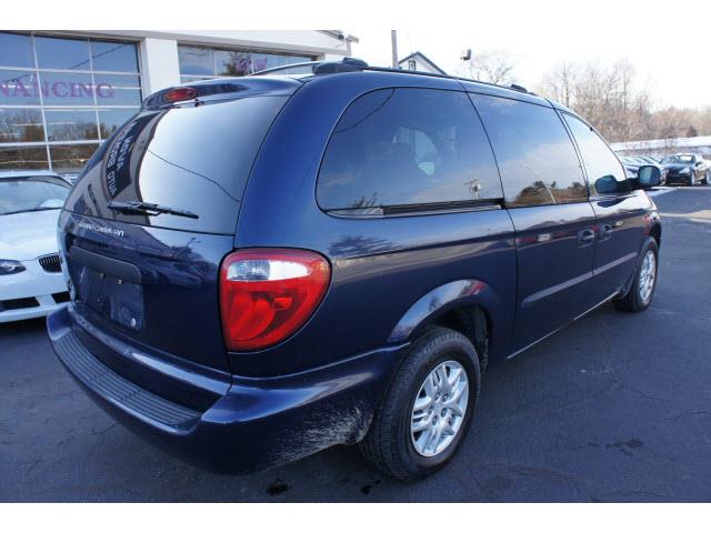 Dodge Grand Caravan 2004 photo 4