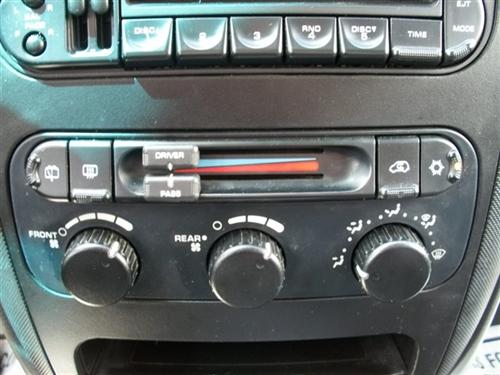 Dodge Grand Caravan 2004 photo 2