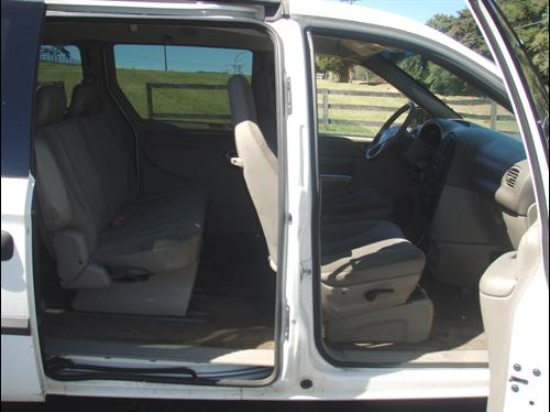 Dodge Grand Caravan 2004 photo 3