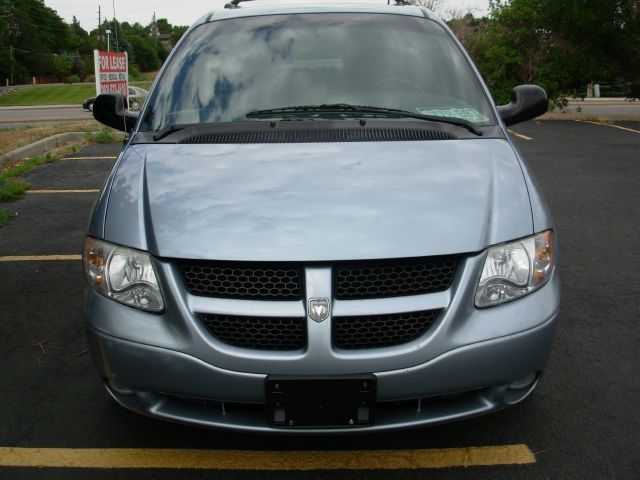 Dodge Grand Caravan 2004 photo 1