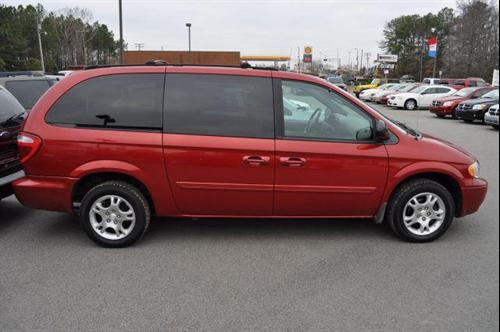 Dodge Grand Caravan 2004 photo 2