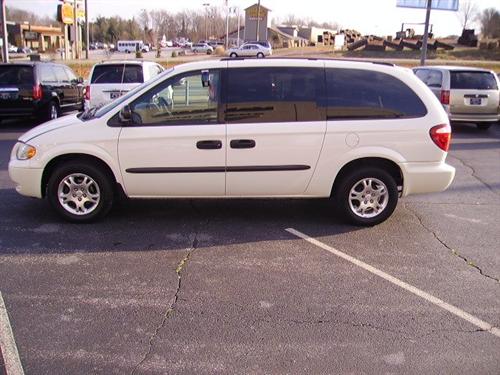 Dodge Grand Caravan 2004 photo 2