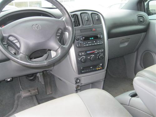 Dodge Grand Caravan 2004 photo 1