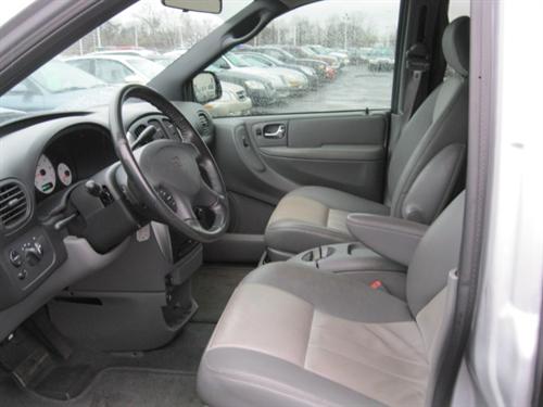 Dodge Grand Caravan 2004 photo 3