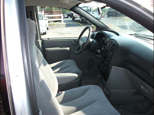 Dodge Grand Caravan 2004 photo 3