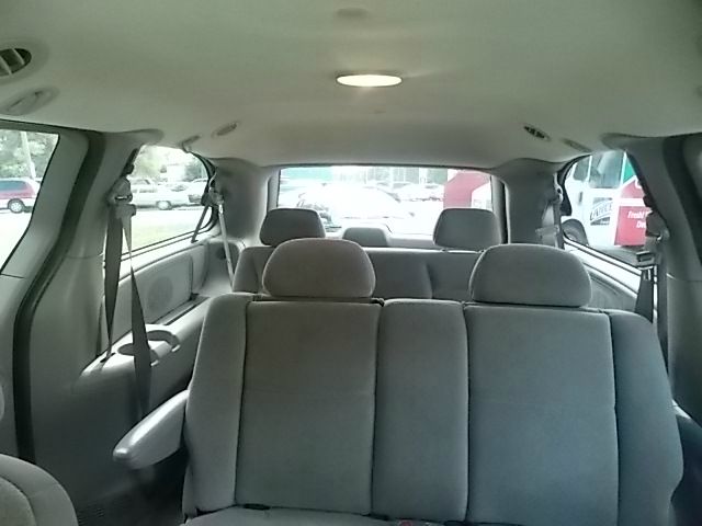 Dodge Grand Caravan 2004 photo 1