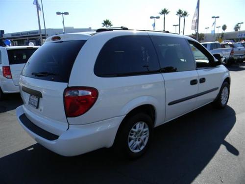 Dodge Grand Caravan 2004 photo 2
