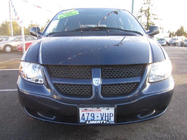 Dodge Grand Caravan 2004 photo 2