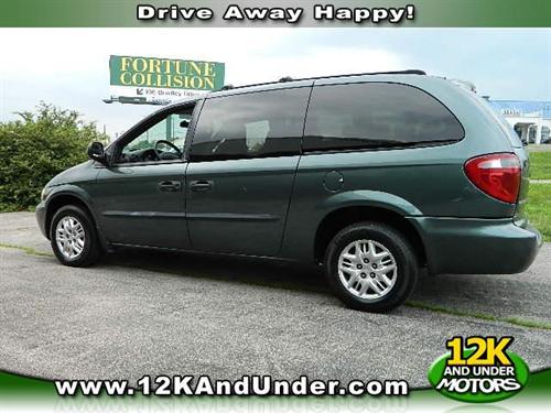 Dodge Grand Caravan 2004 photo 2