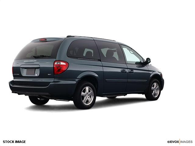 Dodge Grand Caravan 2005 photo 2
