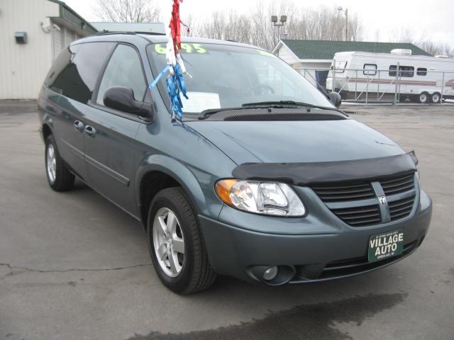 Dodge Grand Caravan 2005 photo 2