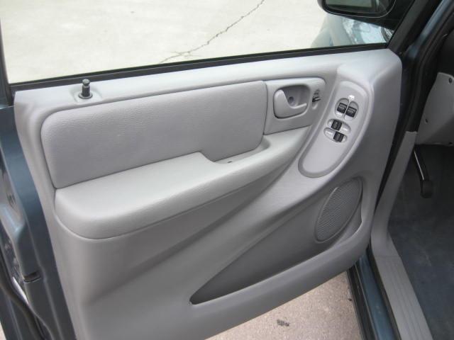Dodge Grand Caravan 5 Spd. W/leather MiniVan