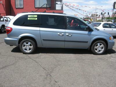 Dodge Grand Caravan 2005 photo 2