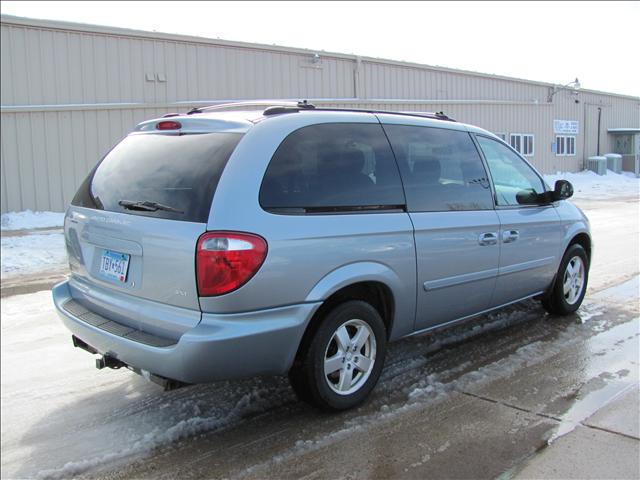 Dodge Grand Caravan 2005 photo 2